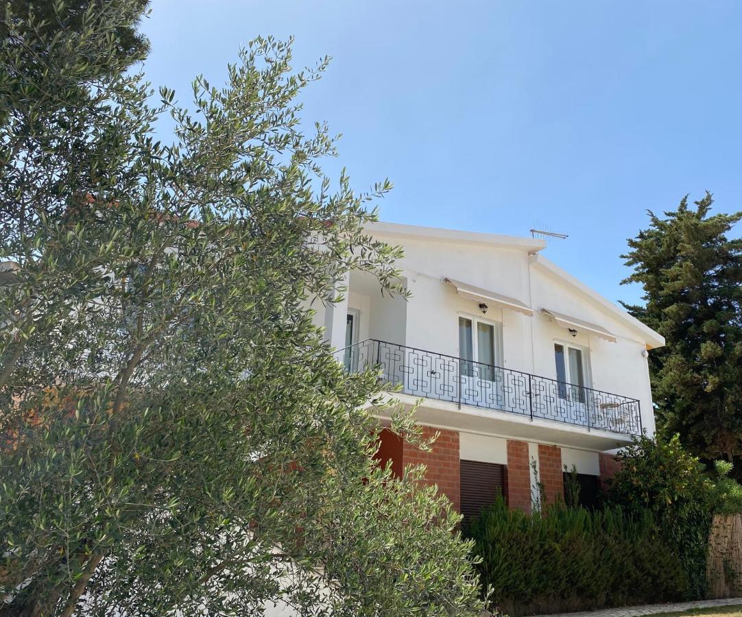Sabrina Apartments Porto Pino Esterno foto